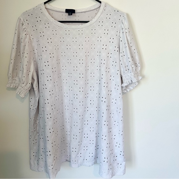 Torrid White Lilac Eyelet Blouse - Size: 1 - Picture 2 of 7